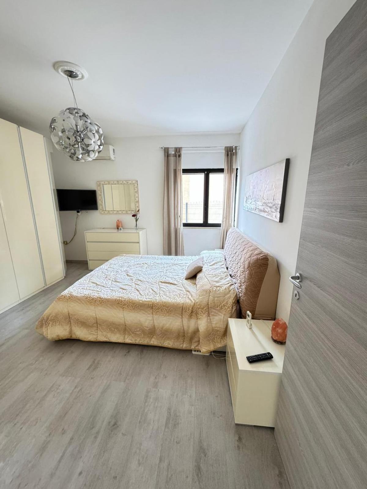 Favoloso Con Terrazzo Frosinone Extérieur photo